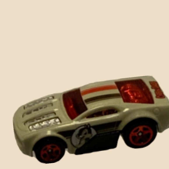 Chip and Dale Disney Series Matchbox Car with extras - Picture 6 of 16